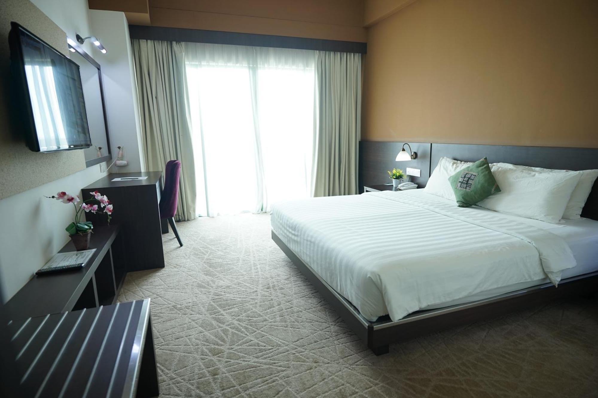 Swan Garden Hotel Malacca Екстер'єр фото